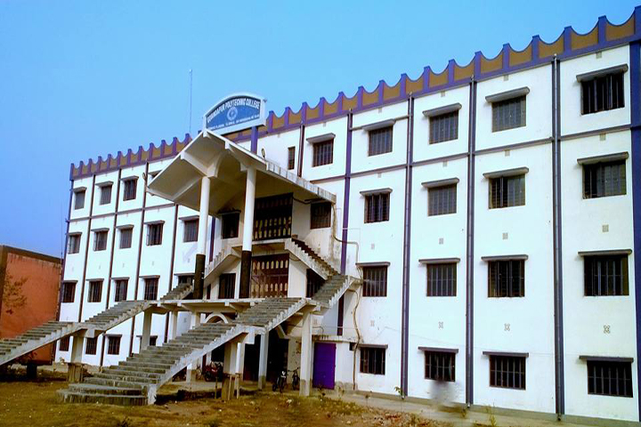 https://cache.careers360.mobi/media/colleges/social-media/media-gallery/16874/2019/2/8/College building of Gobindapur Polytechnic College Gobindapur_campus-view.jpg